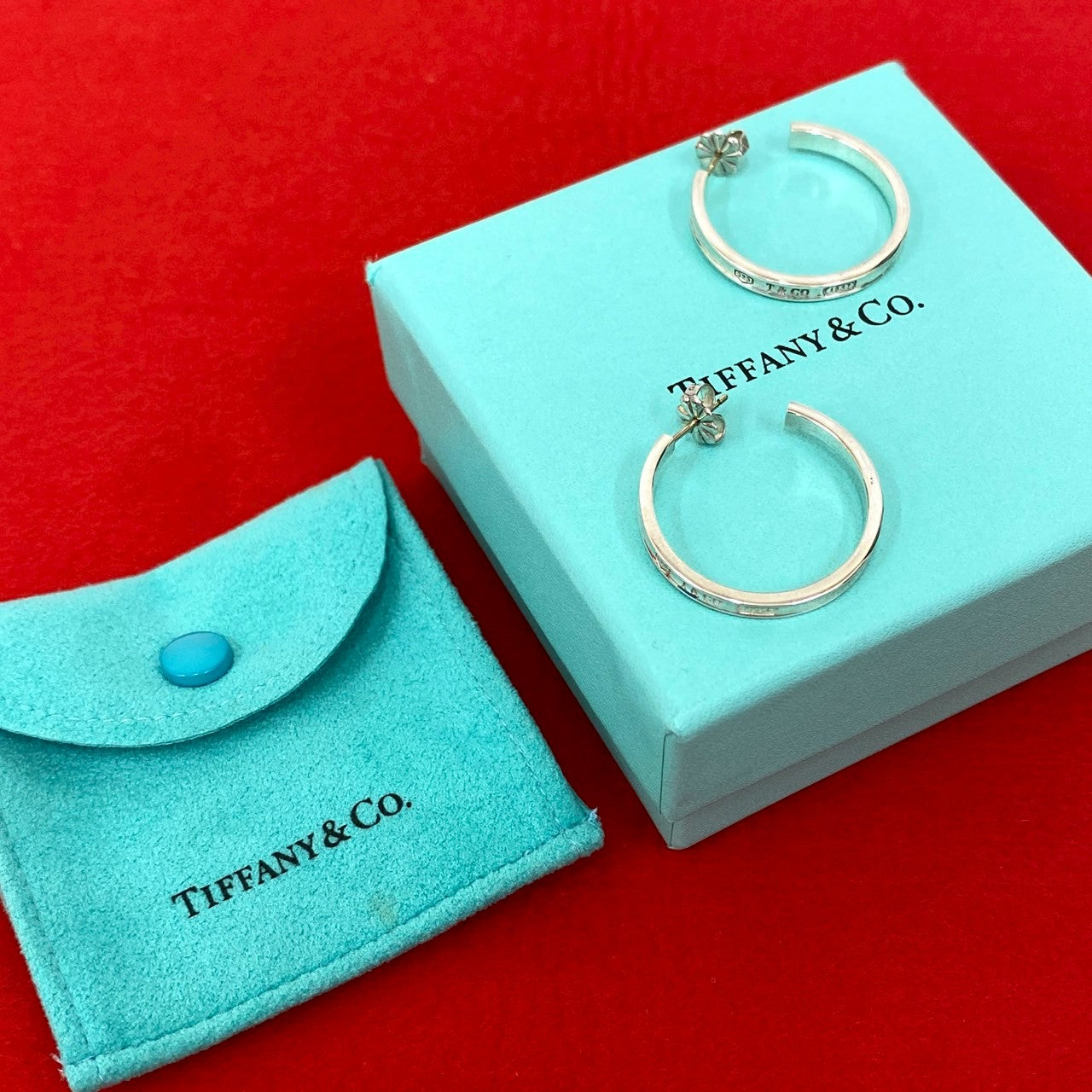 TIFFANY&Co. ティファニー ナロー フープ ピアス – Trip