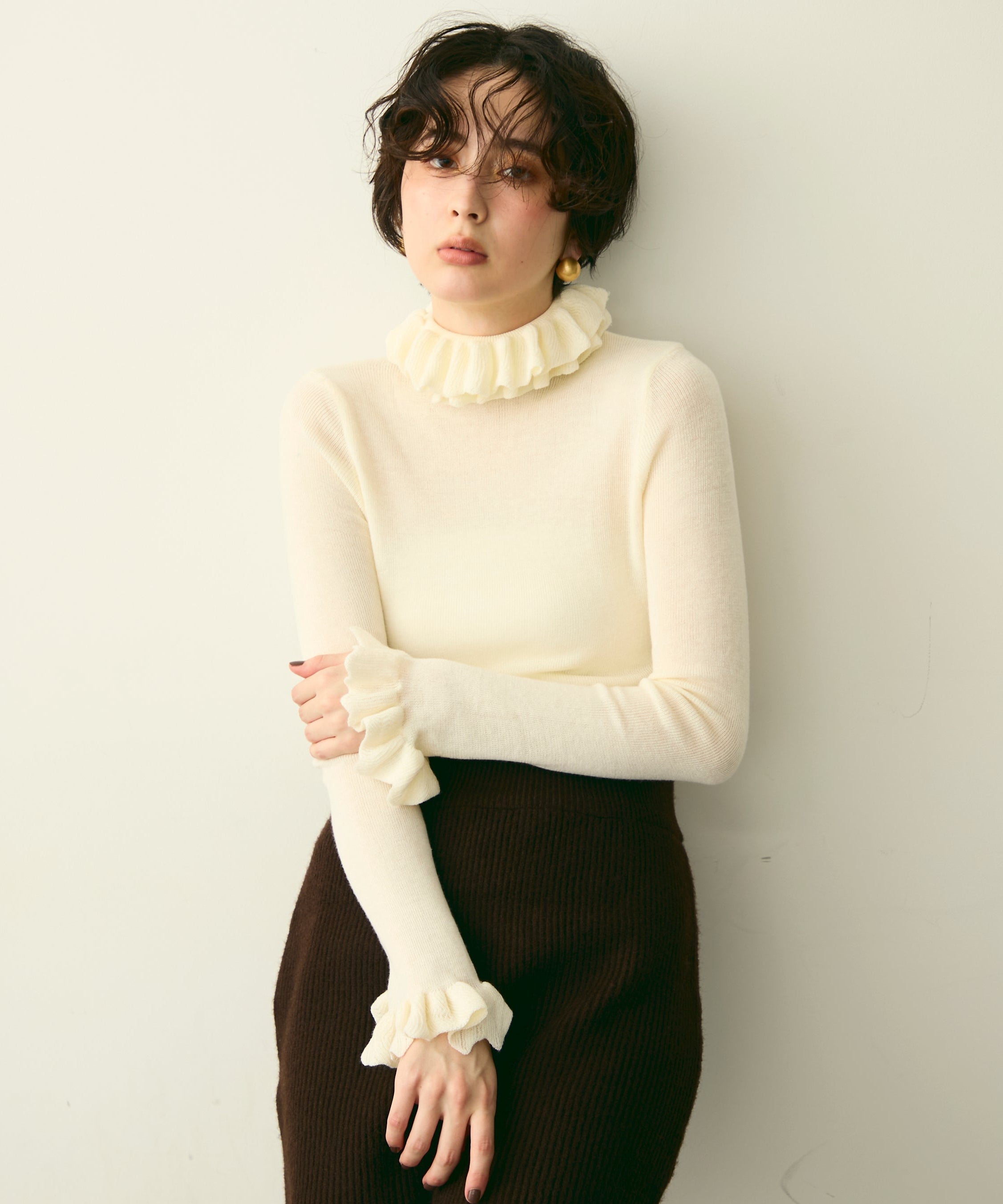 フリルネックニットプルオーバー | Trish
