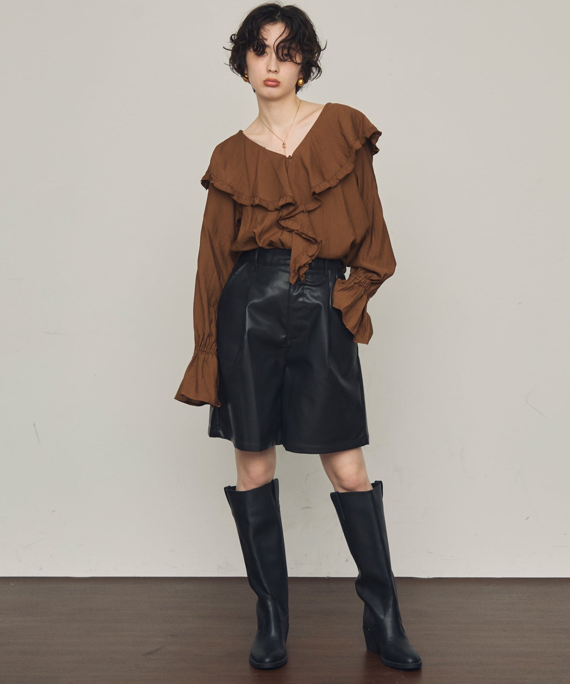 合皮ハーフパンツ | Trish