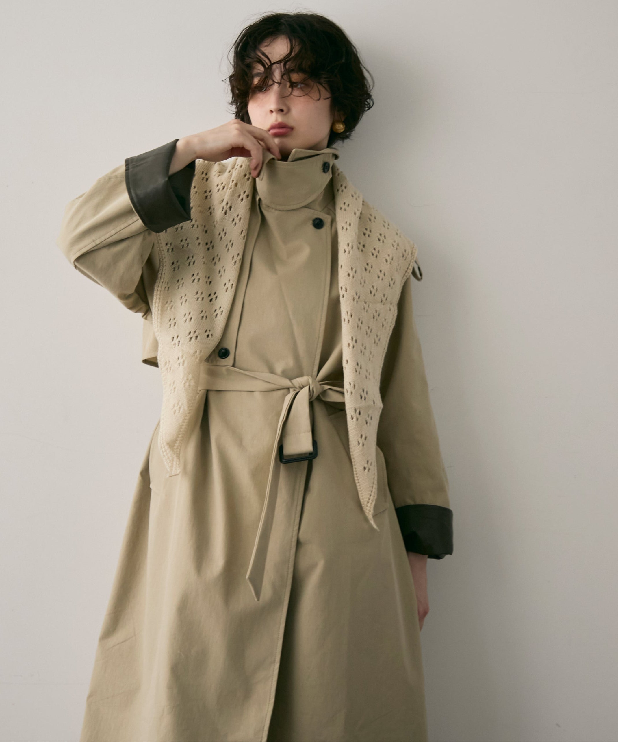 ヴィーガンレザー配色ロングトレンチコート | Trish