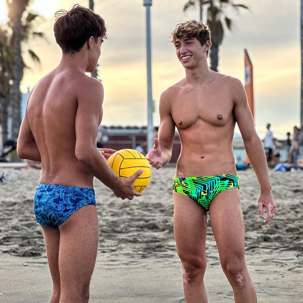 幾何学的な融合水球水着