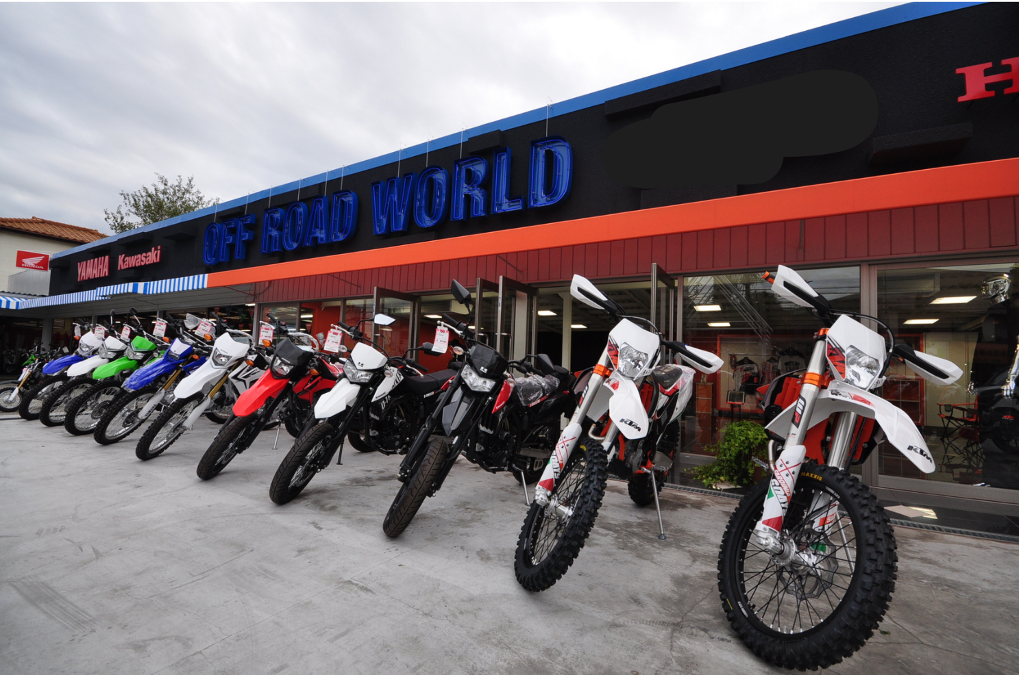 中型クラスのハイパワーバイク、ZX-4R ZX-4RR入荷しました