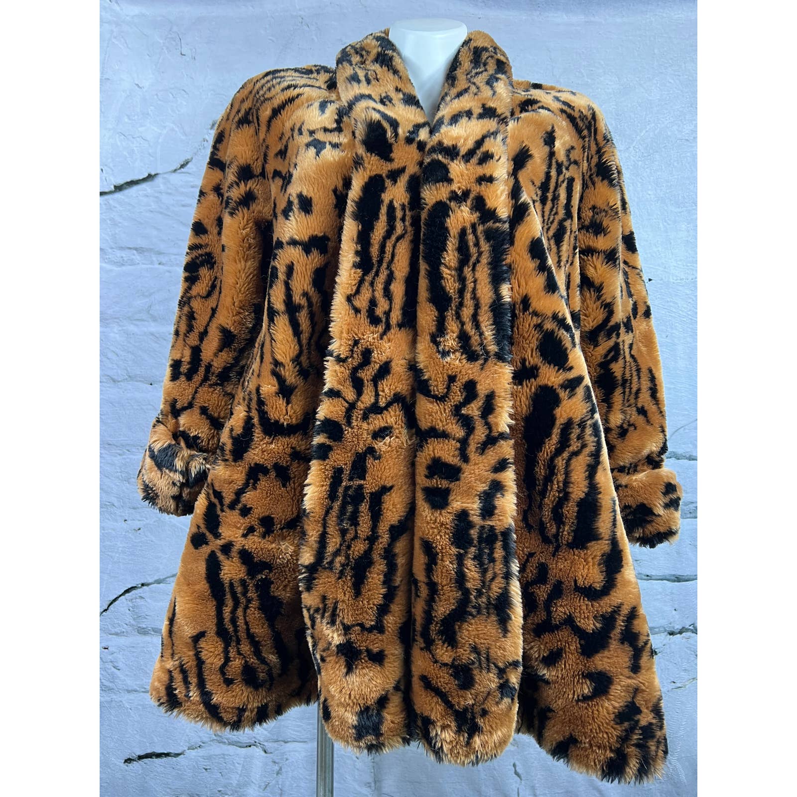 Monterey Coats & Jackets Deals - New and used pre-owned Finds