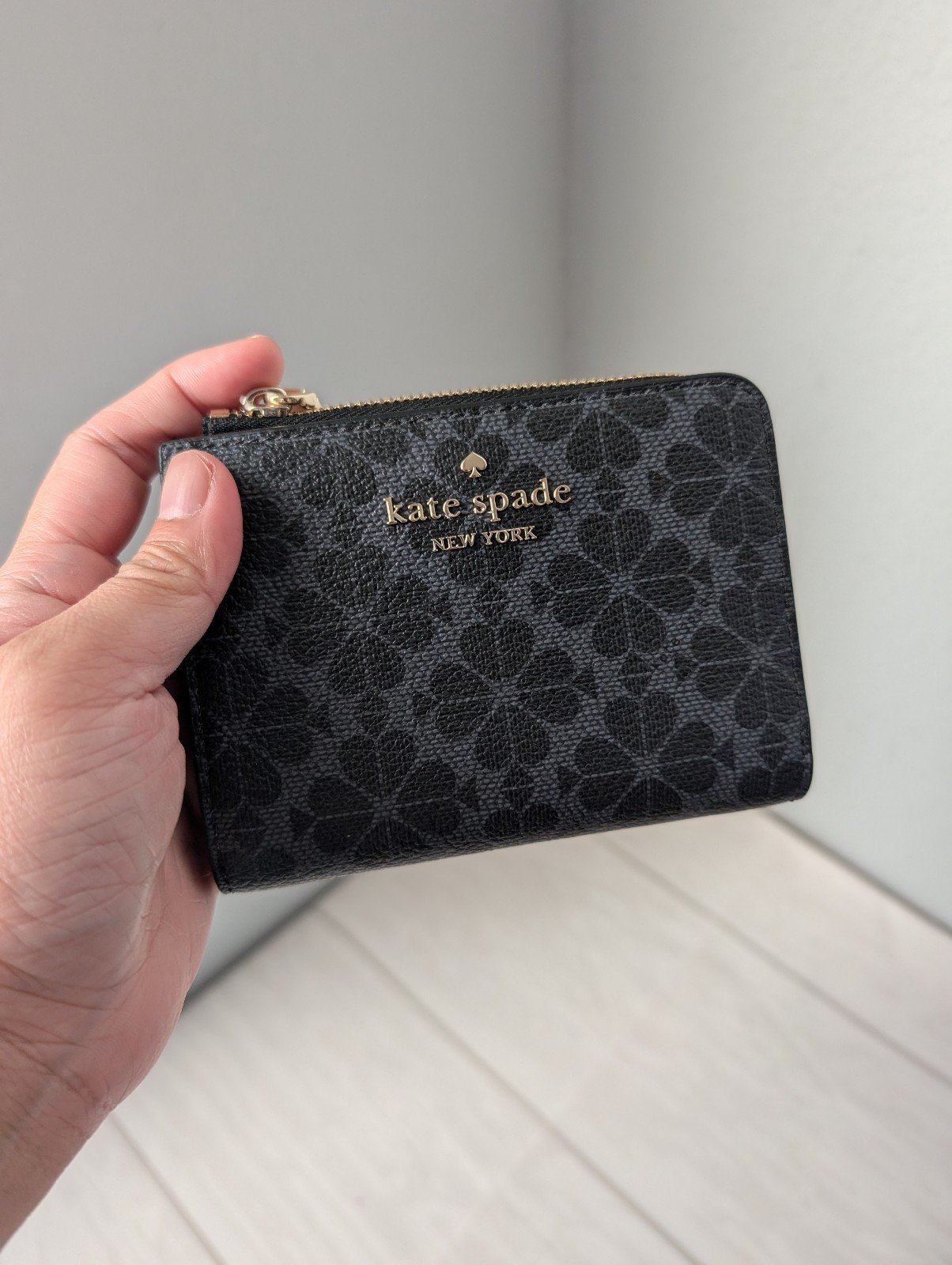 NWT Kate Spade KK894 Spade Flower Small L-zip | Mercari