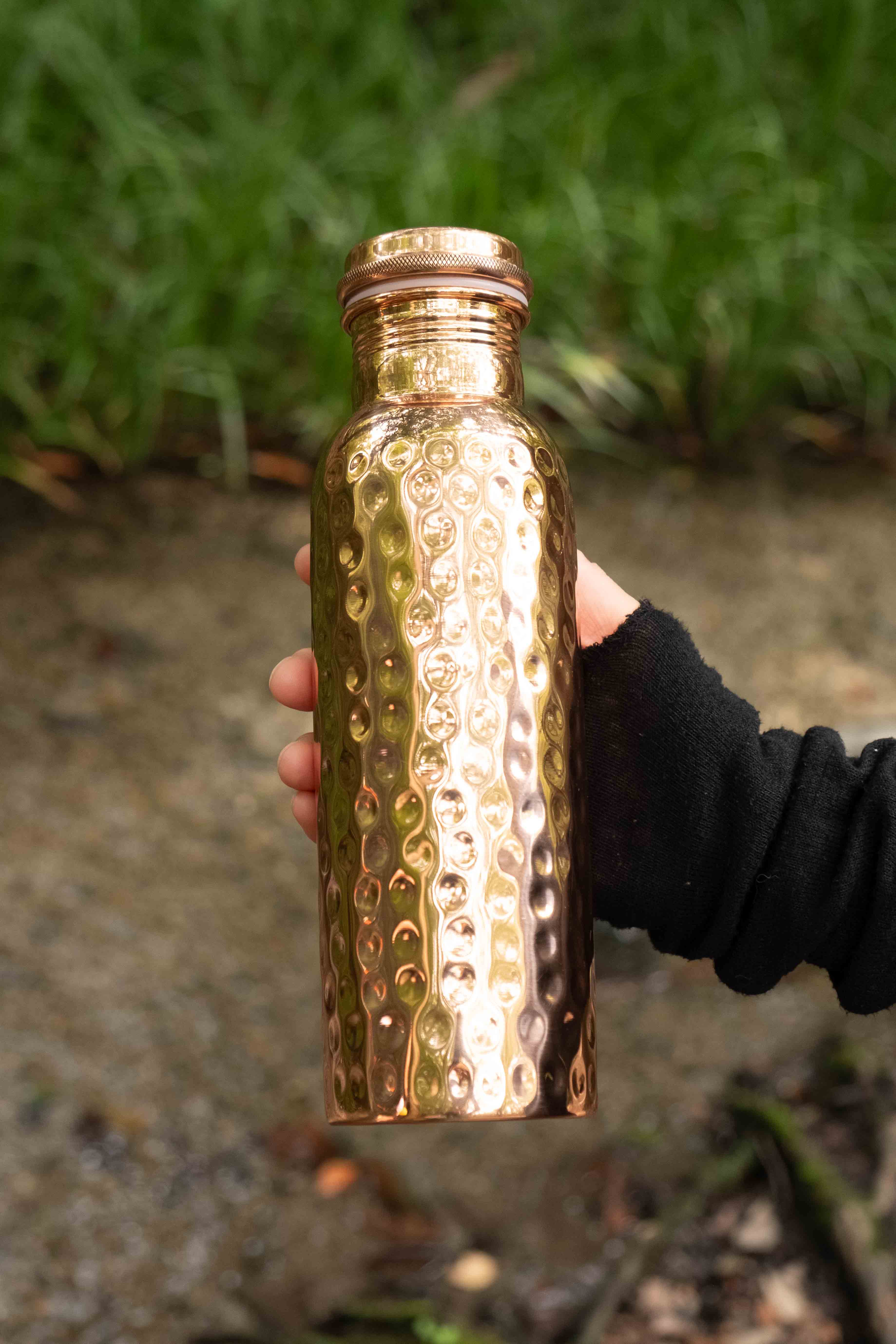 銅ボトルでアーユルヴェーダライフを♪銅イオンで残留塩素除去！