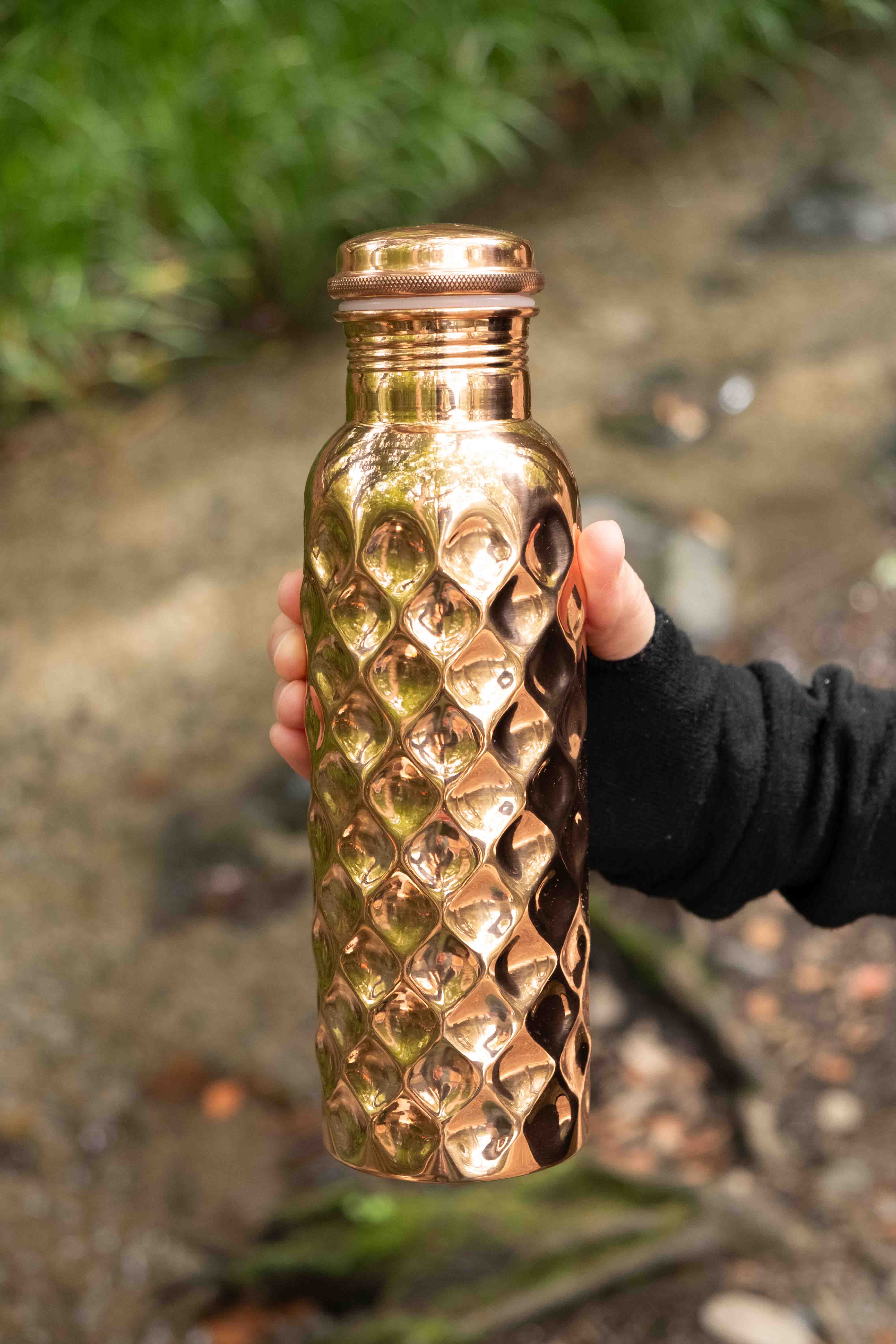 銅ボトルでアーユルヴェーダライフを♪銅イオンで残留塩素除去！