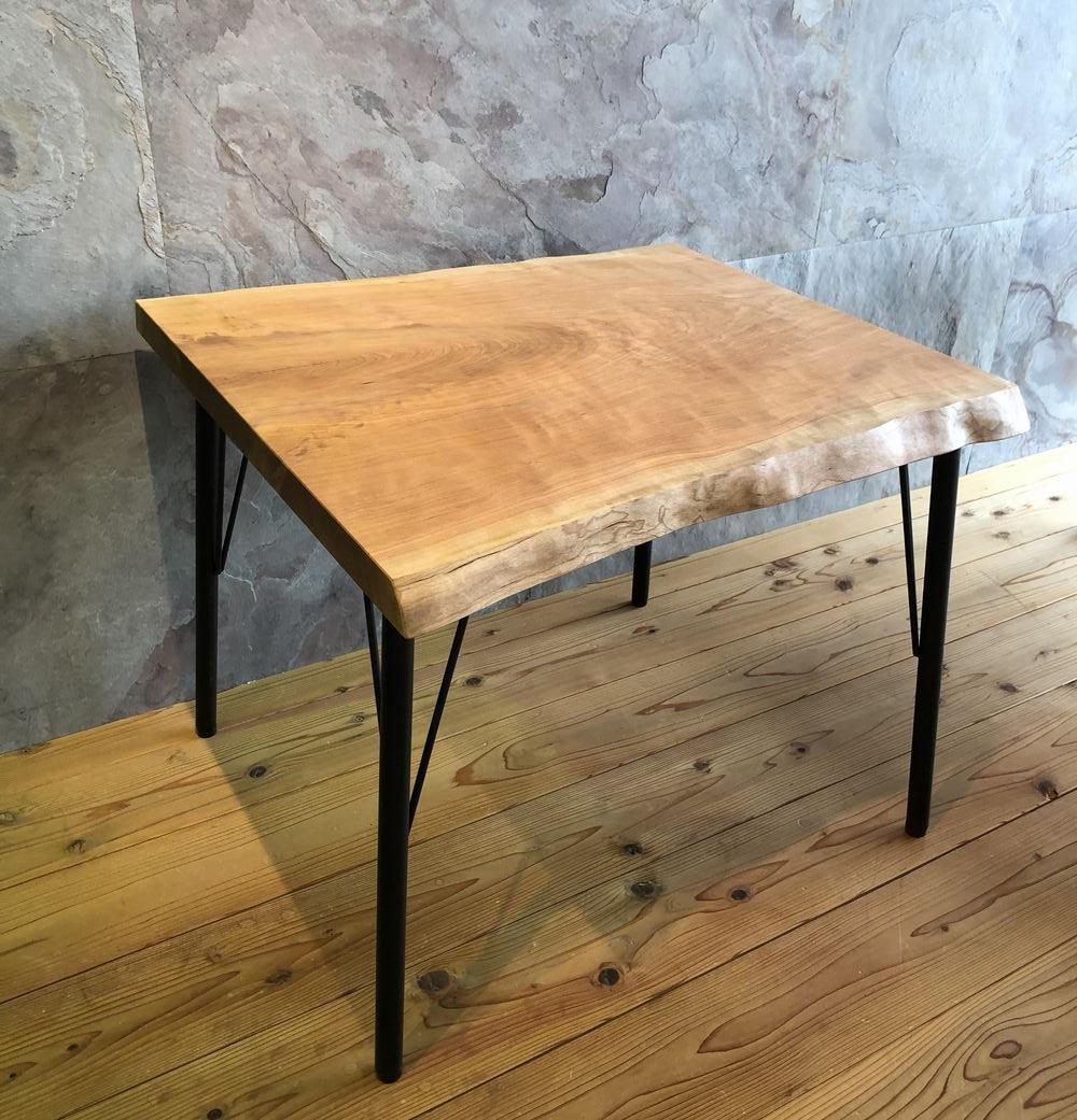 ブラックチェリー一枚板テーブル | 無垢一枚板「栃」テーブル【上杉