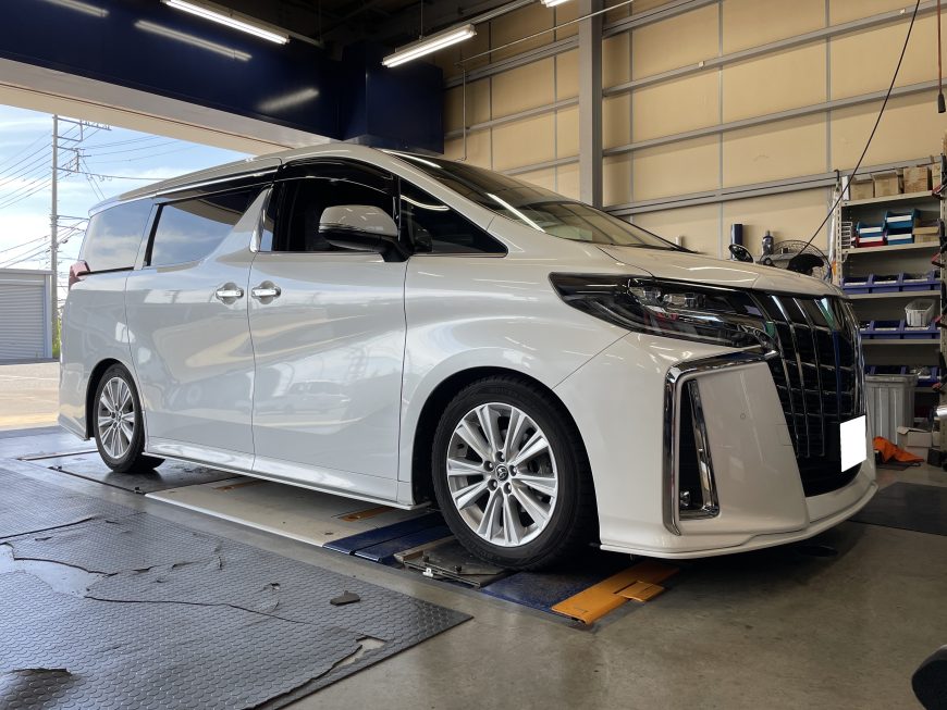 30系アルファードをマル秘マッチングで深リム＆ツライチ。WORK