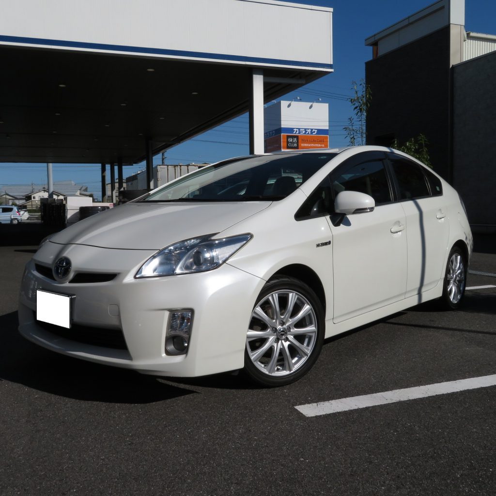 30系プリウスのドレスアップ！純正15インチから17インチに