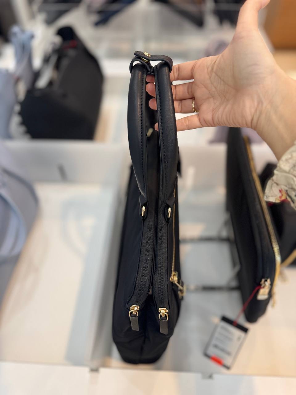 PRE Order) TUMI Clare Double Zip Brief – uMoMasShop