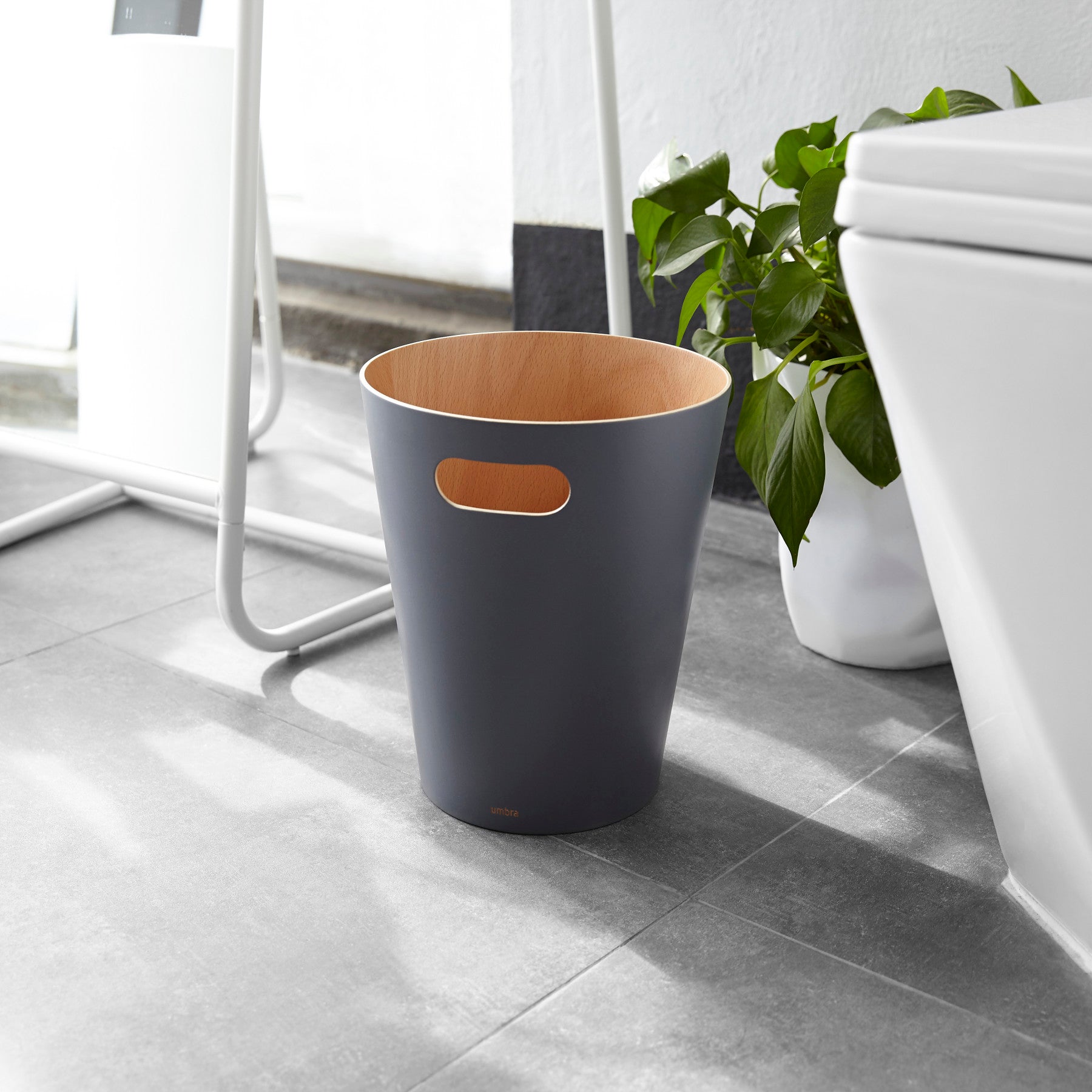 BATHROOM TRASH CANS – Umbra® / アンブラ 日本公式サイト