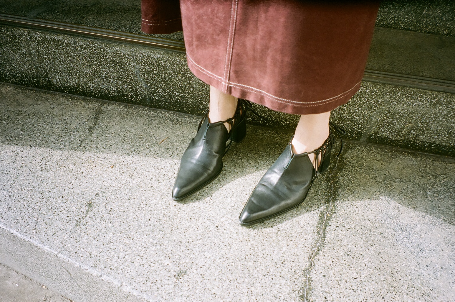 Klara/Black｜UNTISHOLD | アンチショルドの公式オンラインストア