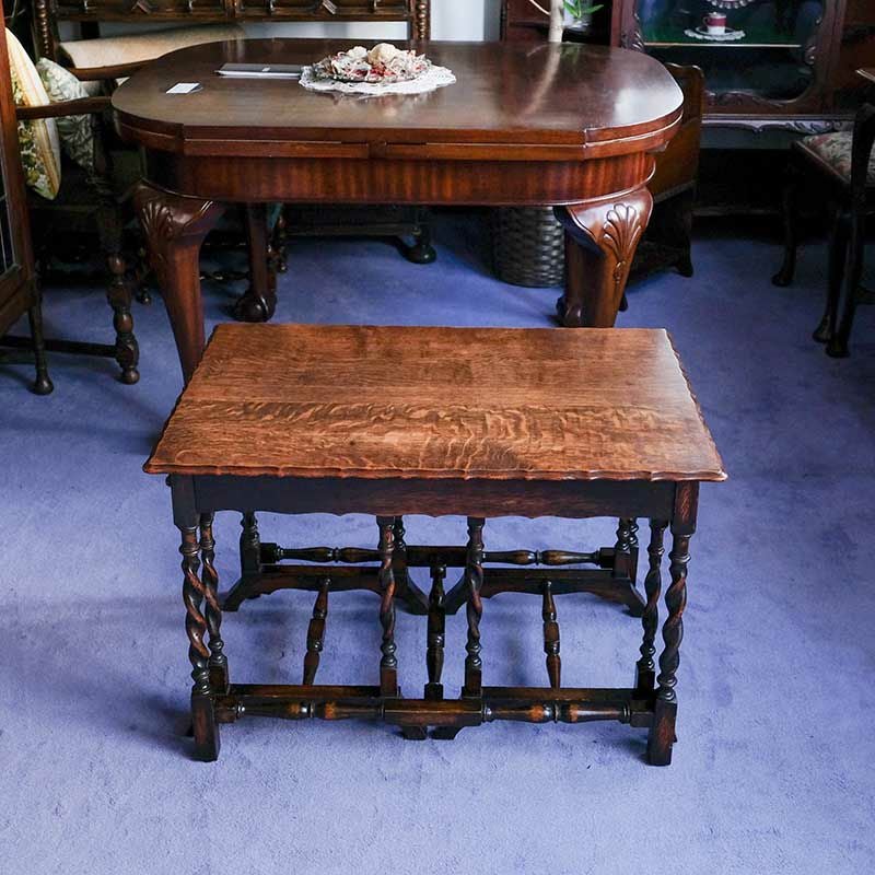 オーク製ツイスト3段ネストテーブル/コーヒーテーブル|英国イギリス