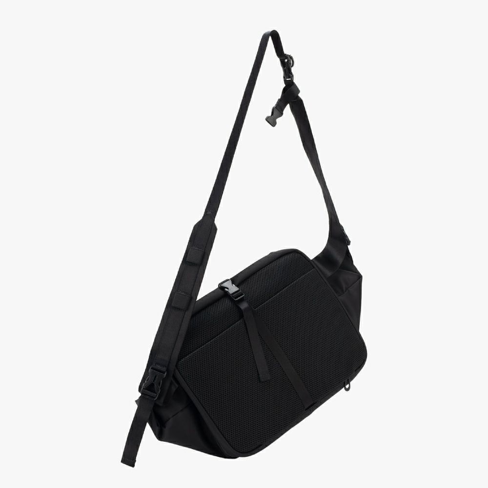 cote&ciel コートエシエルIsarau L Sleek Black | バッグ| バッグ