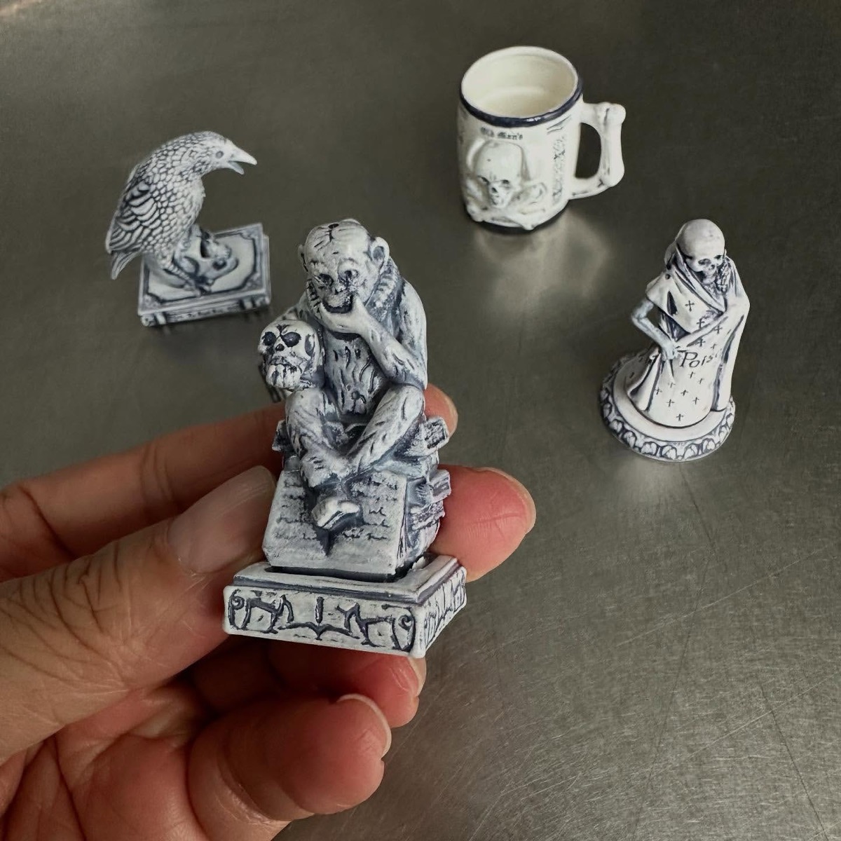 NEIGHBORHOOD x ガシャポン インセンスチャンバーのミニチュア