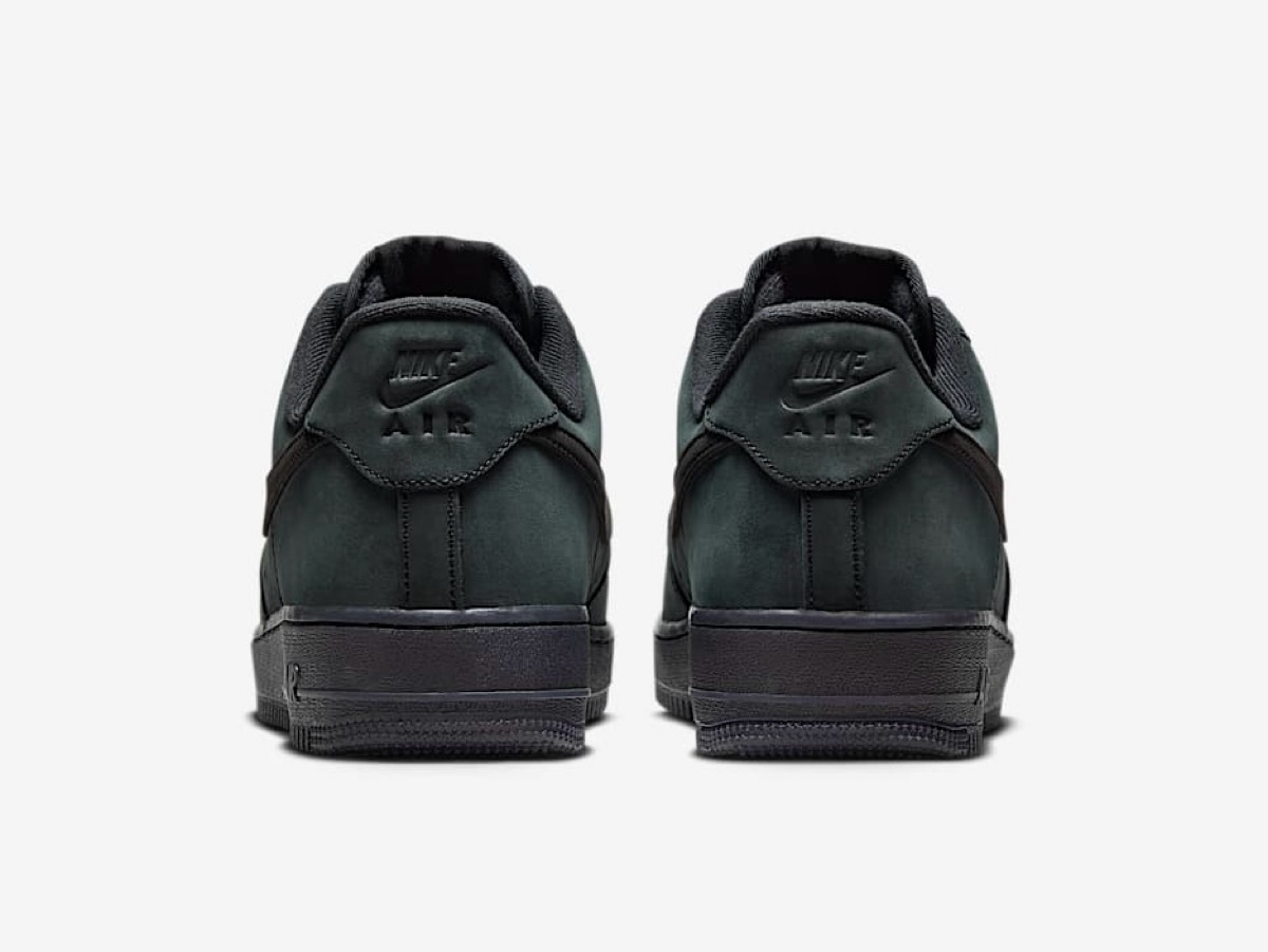 Nike Air Force 1 Low '07 WB “Triple Black Nubuck”が国内10月13日
