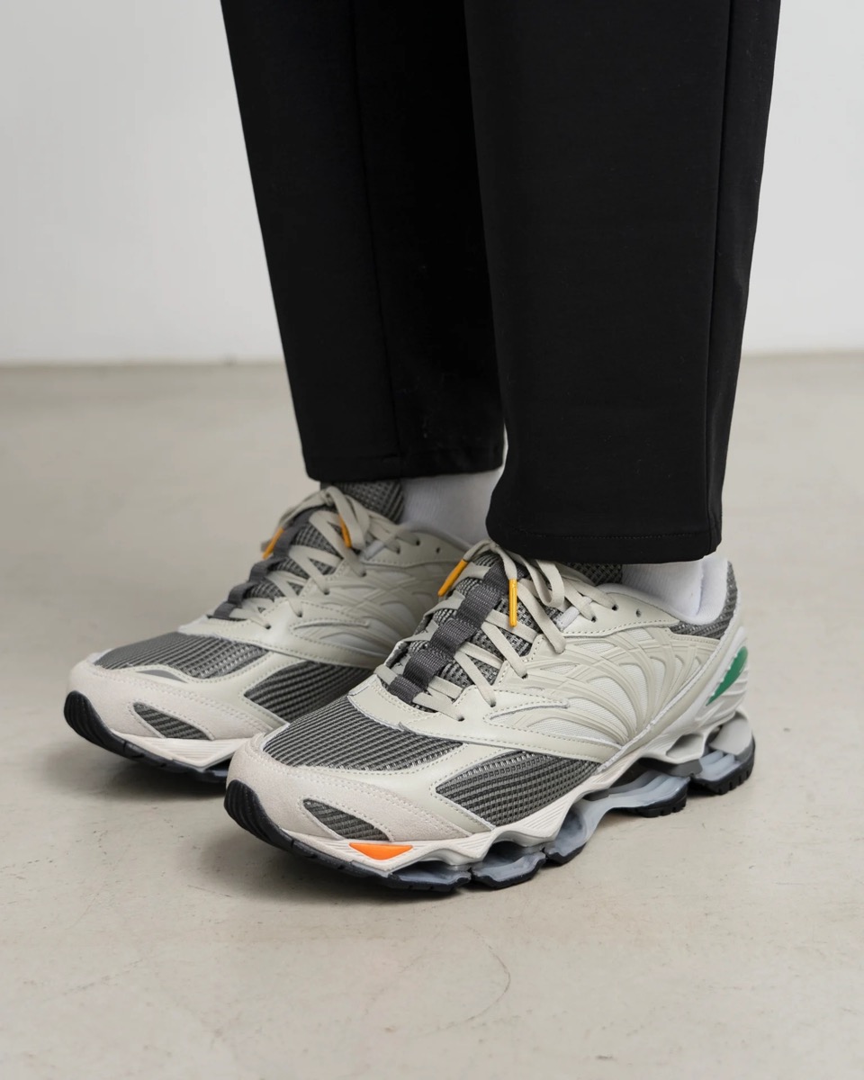 MIZUNO × Graphpaper TOKYO 1周年記念モデル『WAVE PROPHECY LS』が