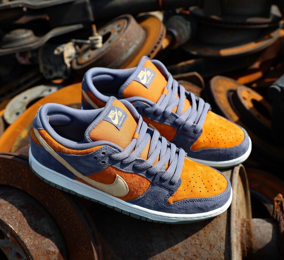Nike SB Dunk Low Pro “Light Carbon and Monarch”が国内11月1日より