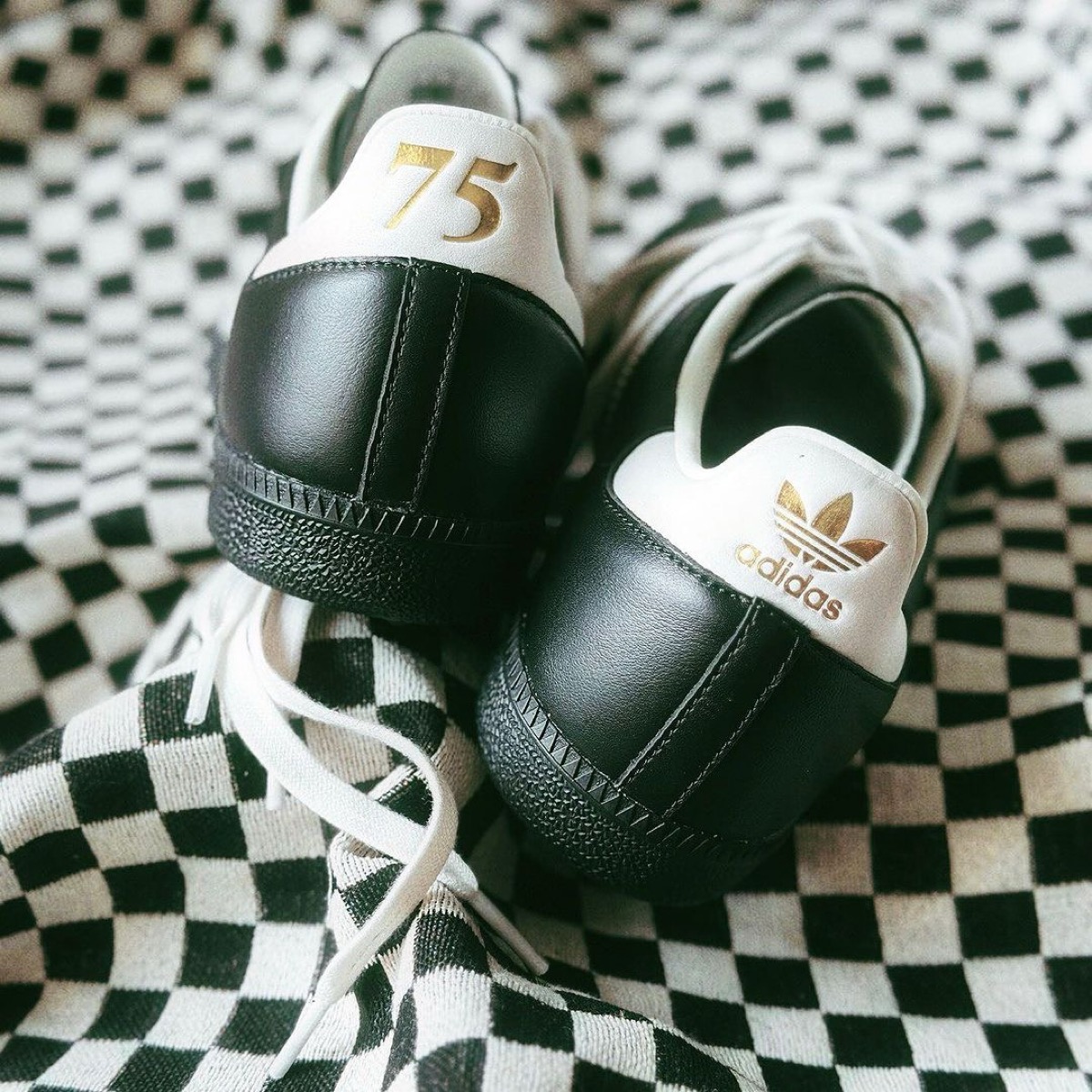 アディダス社設立75周年を記念した adidas Samba OG “75th Anniversary