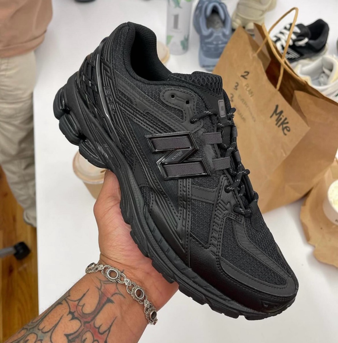 New Balance『1906N “Triple Black”』が国内8月16日より発売［M1906NJ