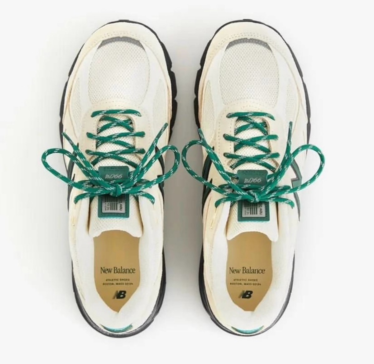 New Balance〈990v4 “Macadamia Nut”〉が国内3月28日より発売［U990GB4