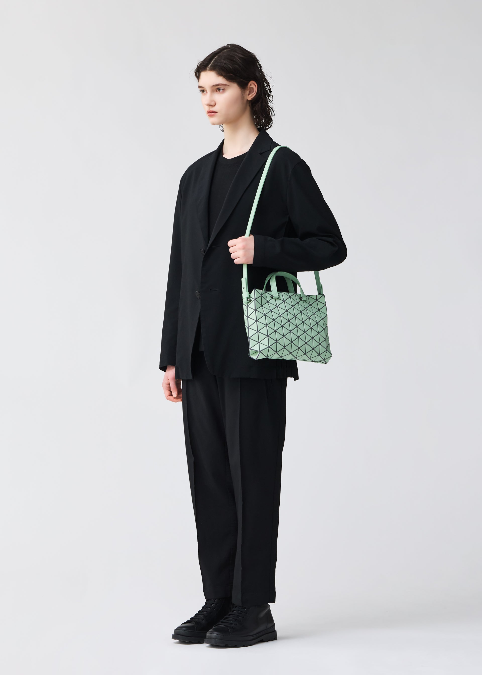 HANDBAGS – ISSEY MIYAKE ONLINE STORE