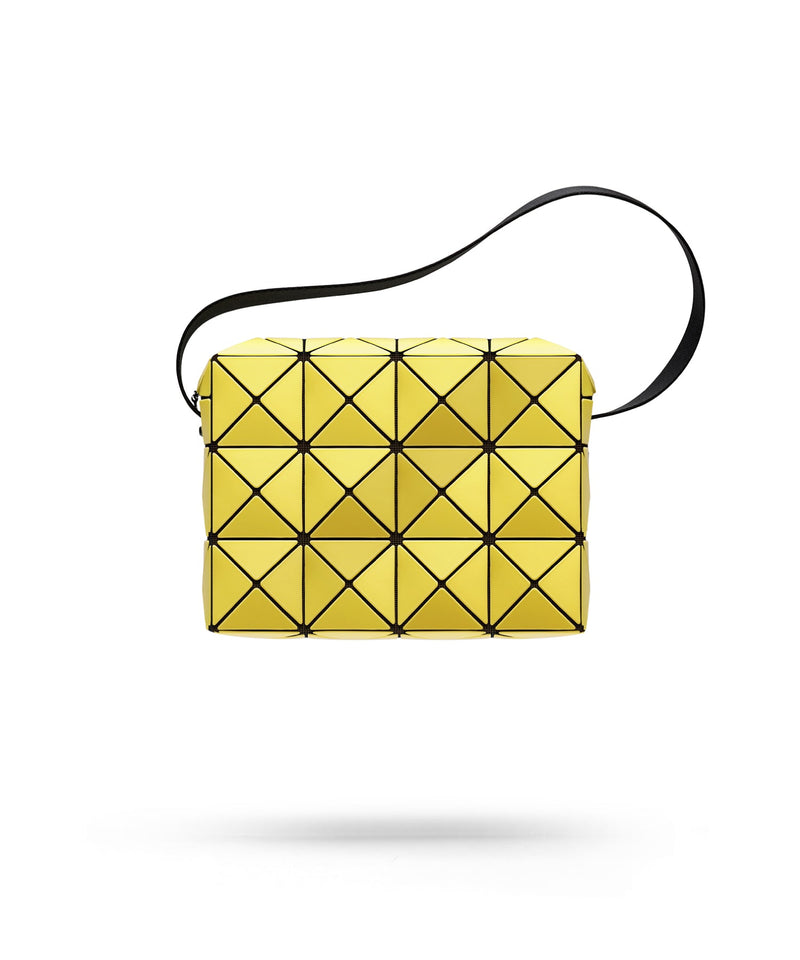 ISSEY MIYAKE “SHADOW STUDY” – ISSEY MIYAKE ONLINE STORE