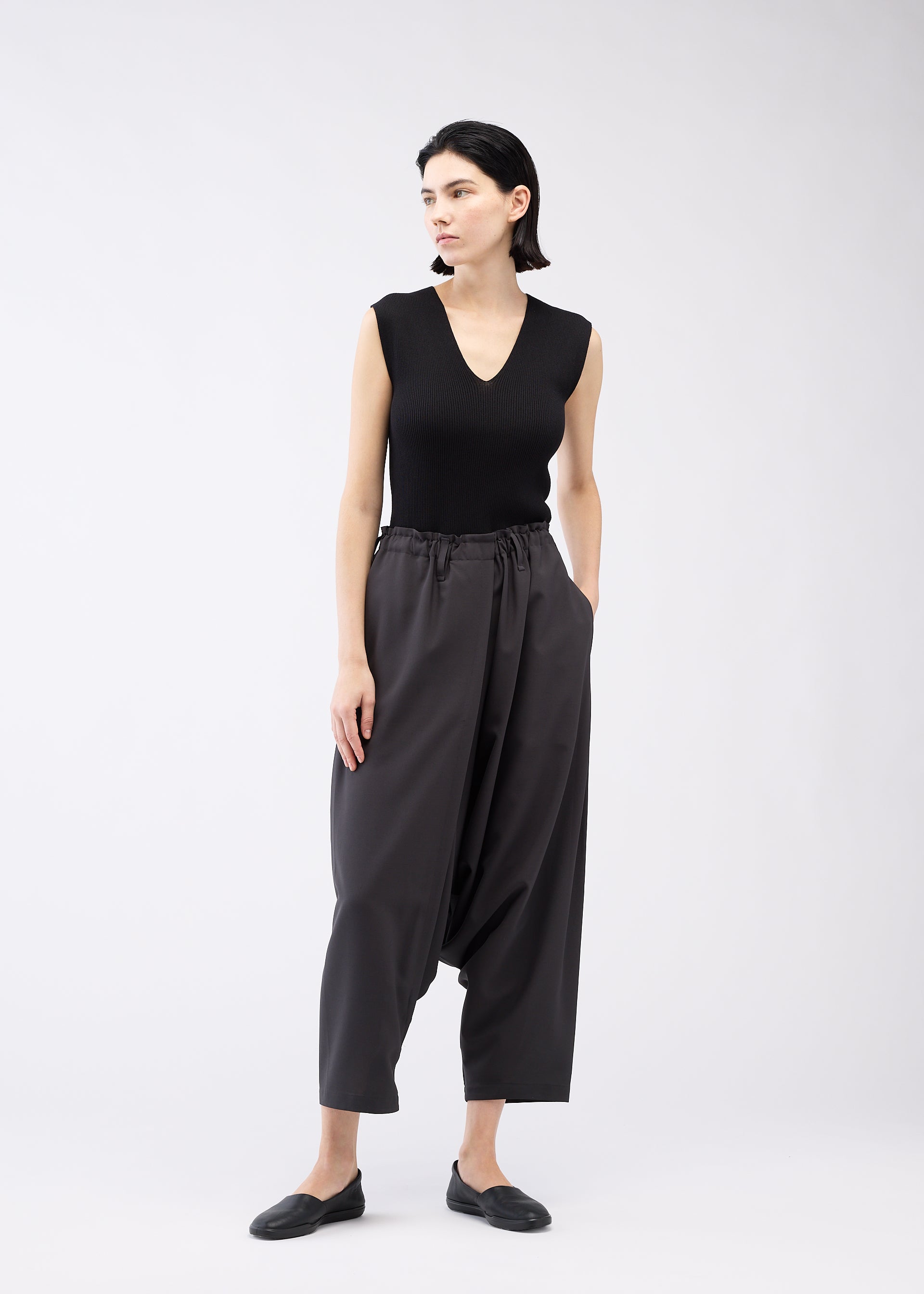SEAMLESS BOTTOMS BASIC – ISSEY MIYAKE ONLINE STORE
