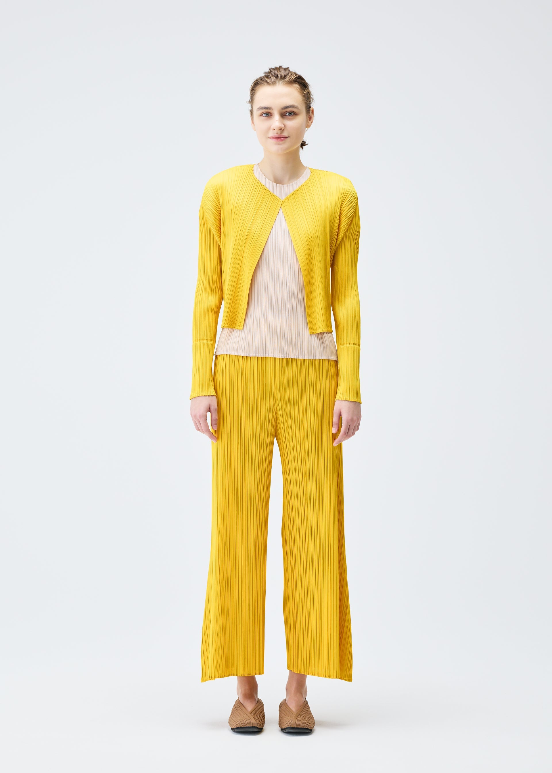 MONTHLY COLORS : JULY – ISSEY MIYAKE ONLINE STORE