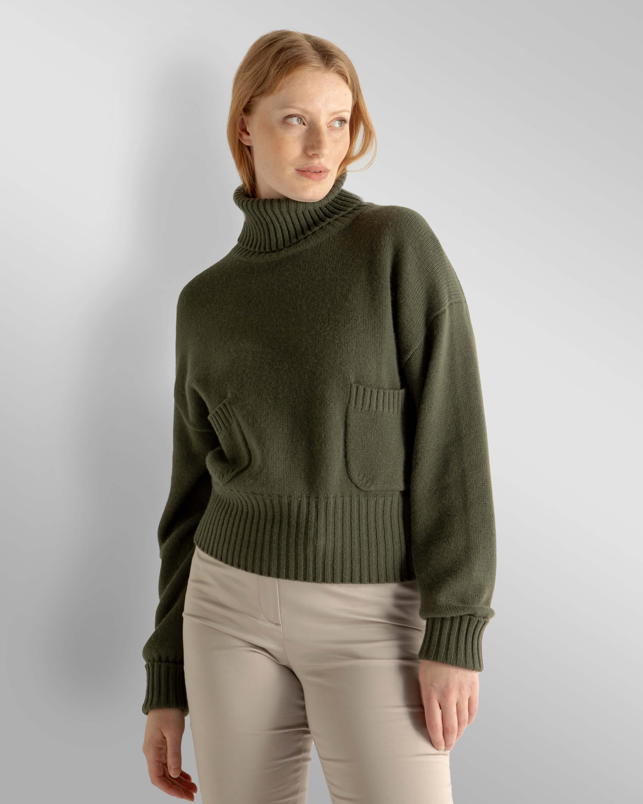 Women's Cropped Turtle Neck Cashmere Sweater Army Green | N.Peal