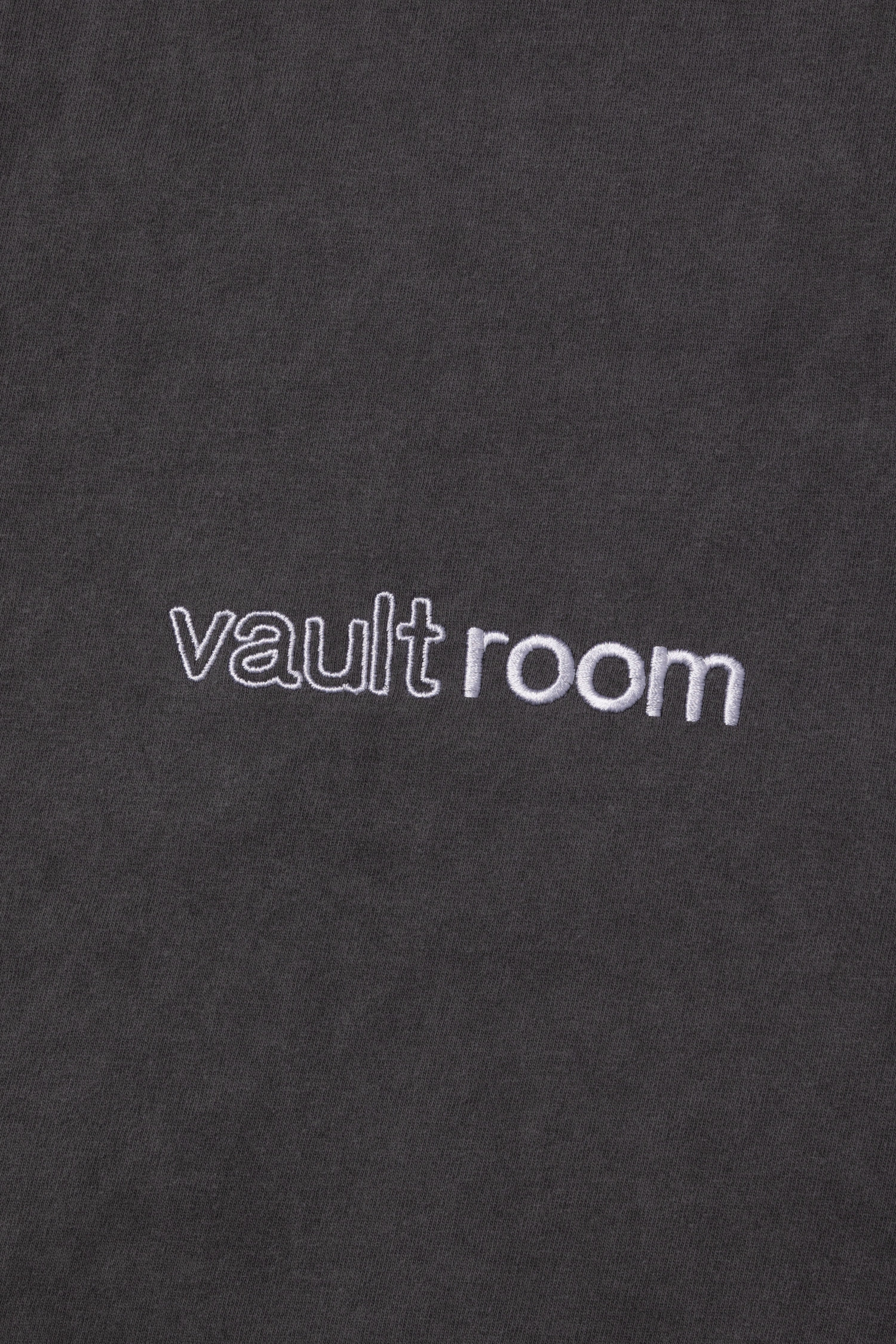 VR × LAPKARU TEE / CHARCOAL – VAULTROOM