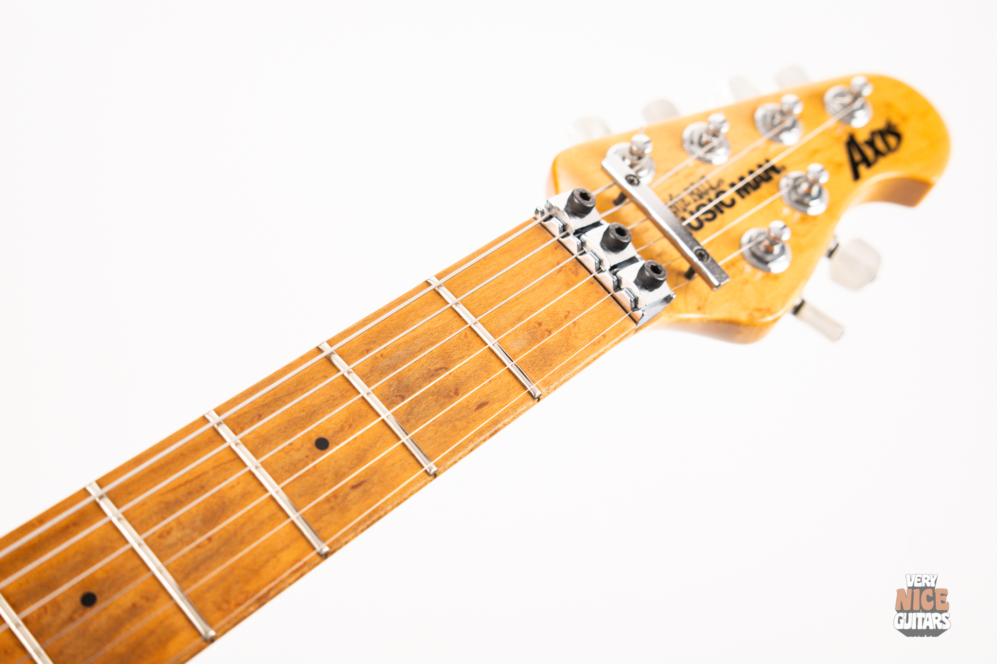 Music Man Axis Translucent Gold – Very Nice Guitars