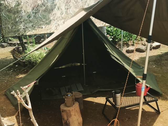 意外と知らない ポーランド軍テントの表と裏とサイズの違いと張り方