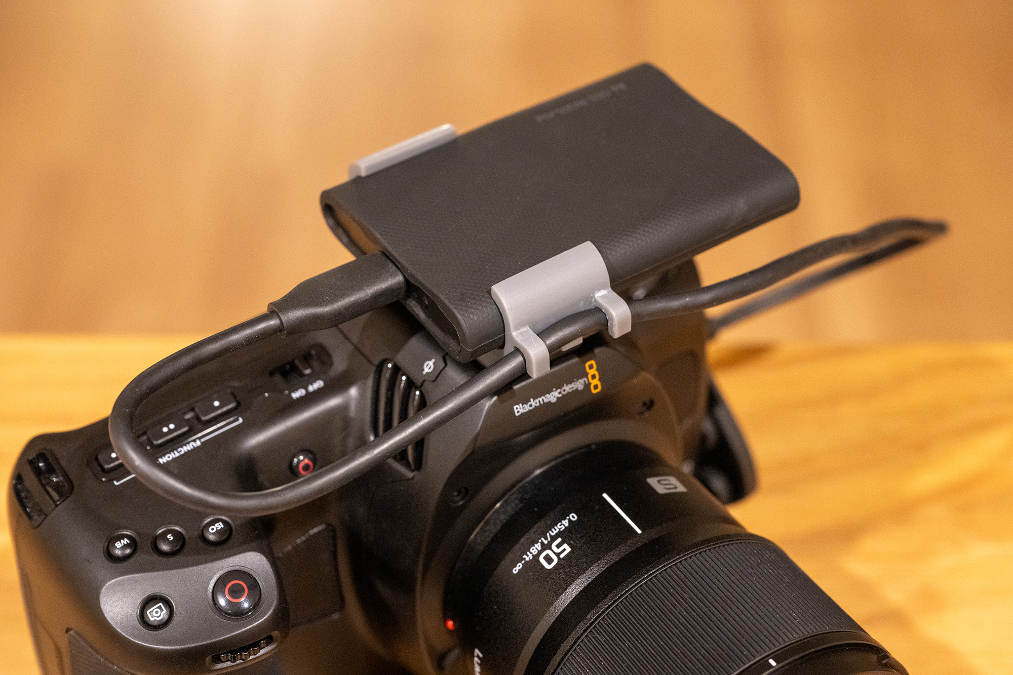 話題のシネマカメラBlackmagic Cinema Camera 6KでSamsungポータブル