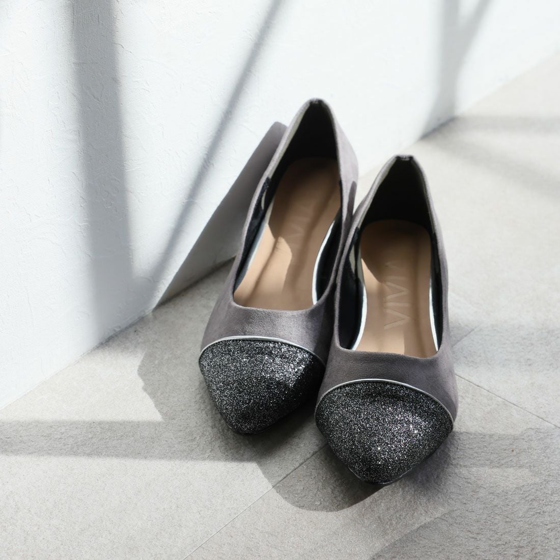 2026年春再販】バイカラーフラットメタルヒールパンプス ｜靴