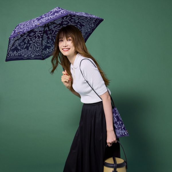 大人世代は傘にもこだわりたい！「マニプリ」の晴雨兼用 軽量折り畳み