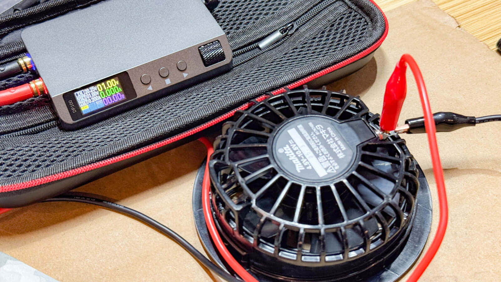 マキタの充電式ファンジャケットをモバイルバッテリーで動かせる