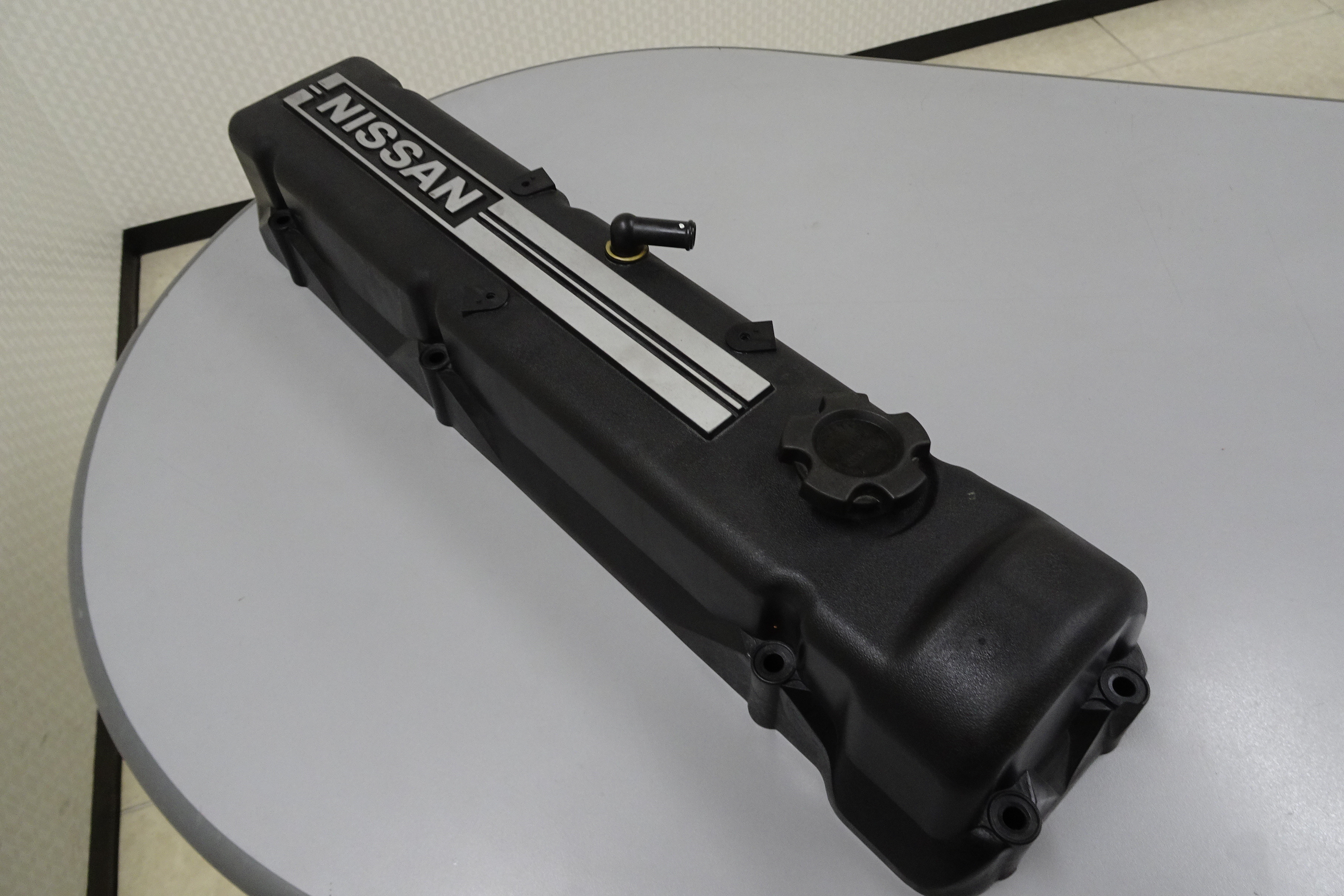 パーツ情報 レア！！L型樹脂製タペットカバーが入荷！ | 処分にお困り