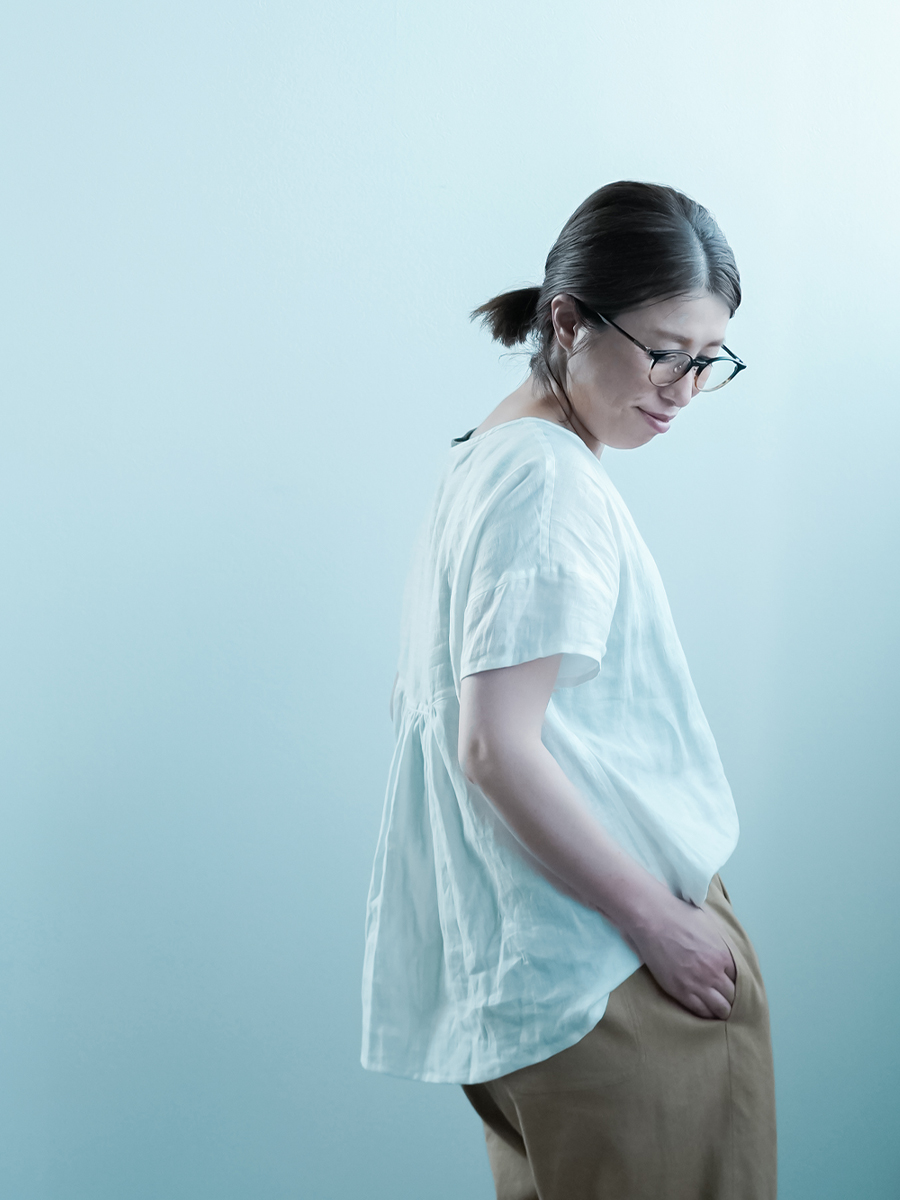 リネントップス】ドロップショルダー 背中ギャザー リネンブラウス