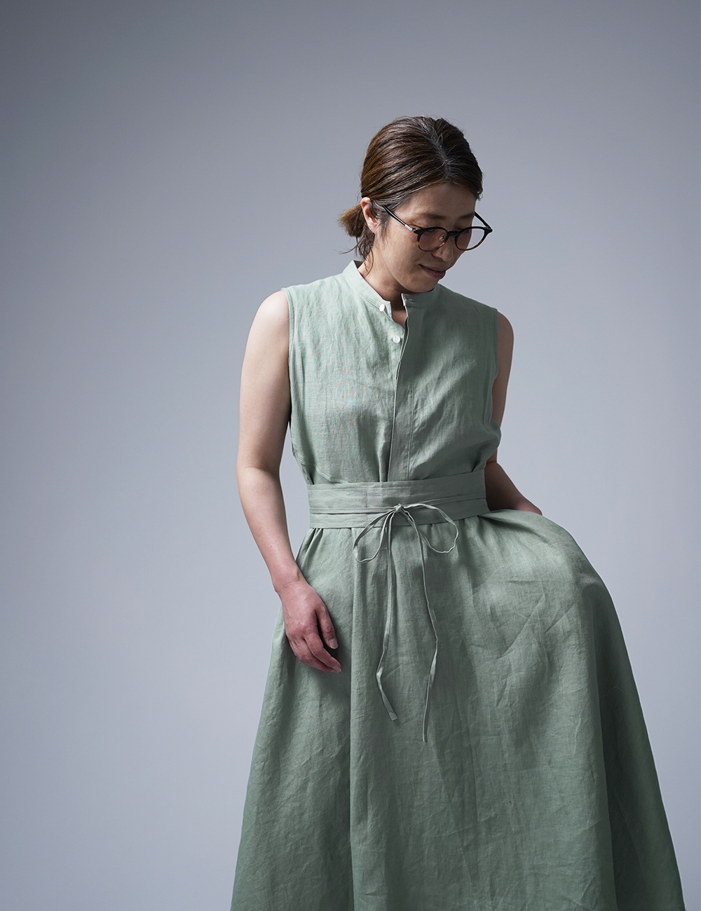 リネンワンピース】シンプルに揺れる 比翼ノースリーブ ドレス / 青磁