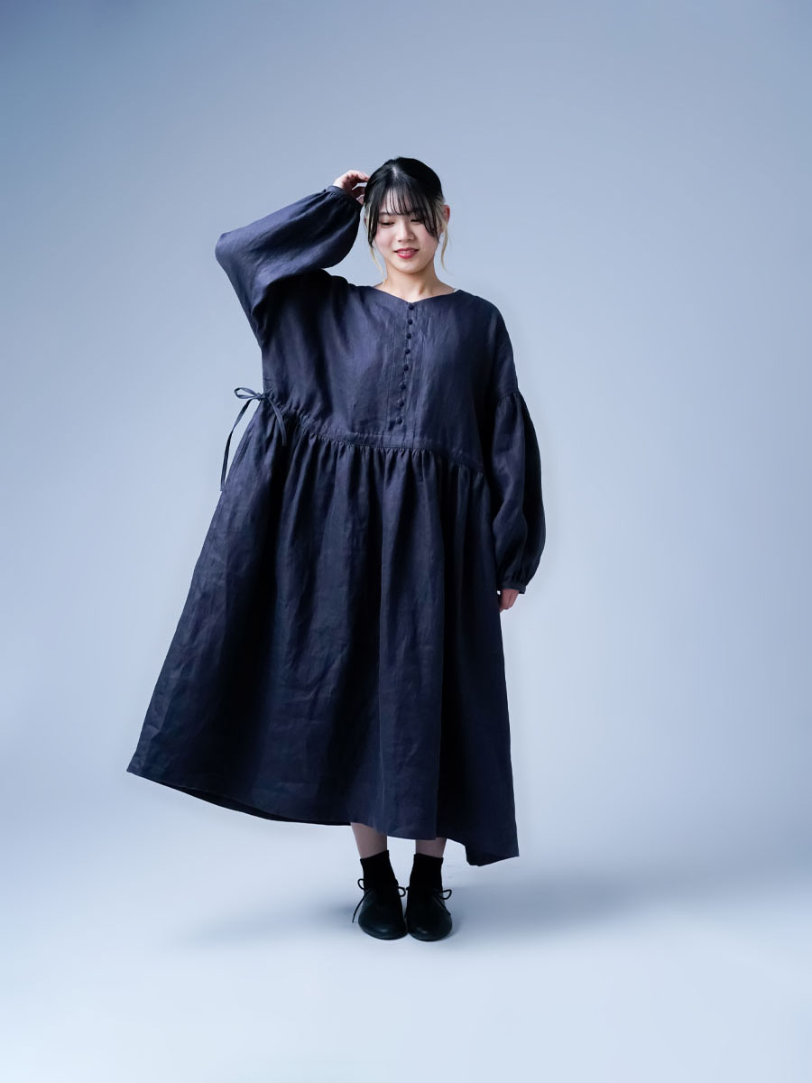 リネンドレス】ぷっくりかわいいくるみボタン ぽわん袖リネン