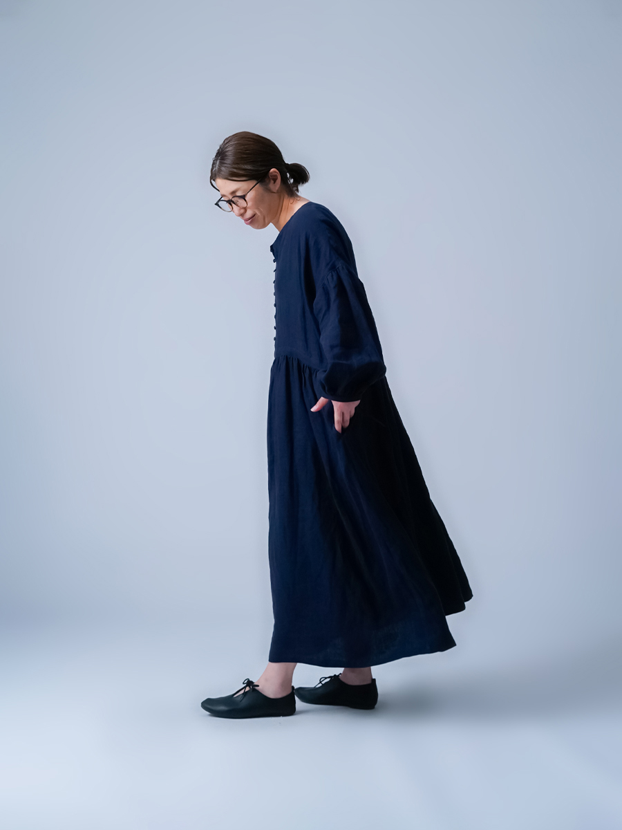 リネンドレス】手仕事くるみボタンの ぽわん袖リネン ワンピース