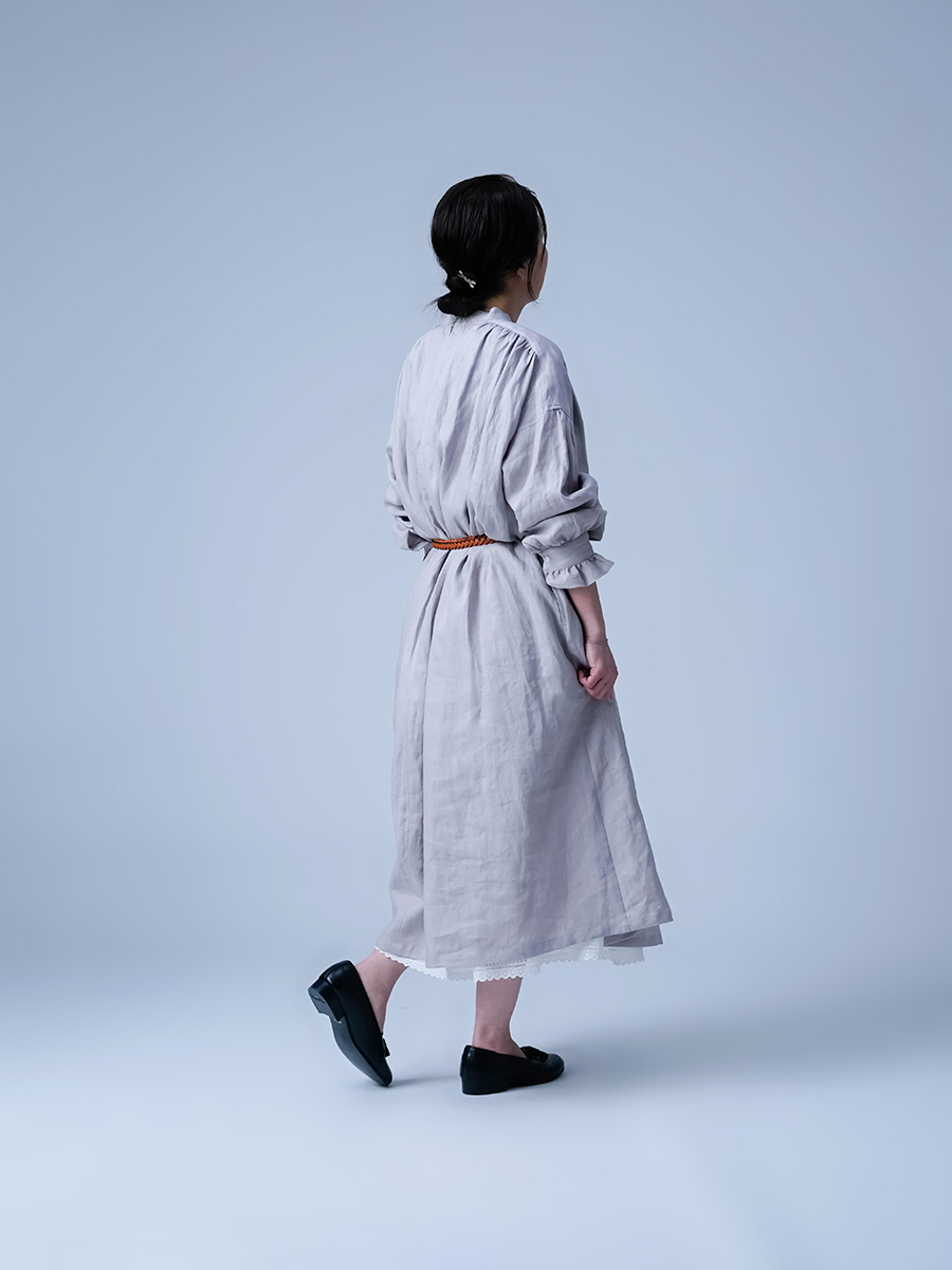 リネンドレス】風のように軽やかな スタンドカラー ドレス ／ 灰桜
