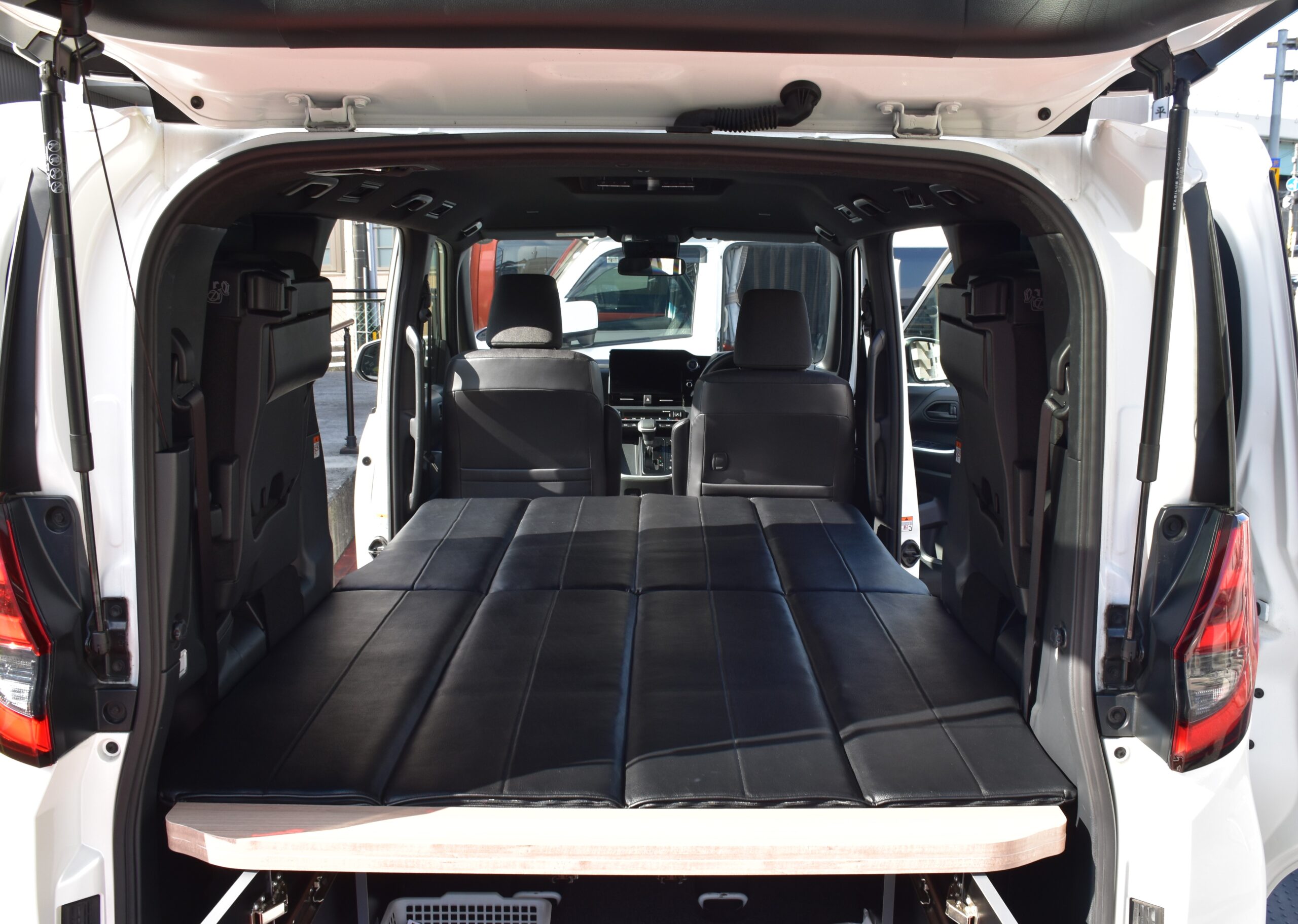 TOYOTA ノア/ヴォクシー専用ベッドキット - ウェルビー広島株式会社