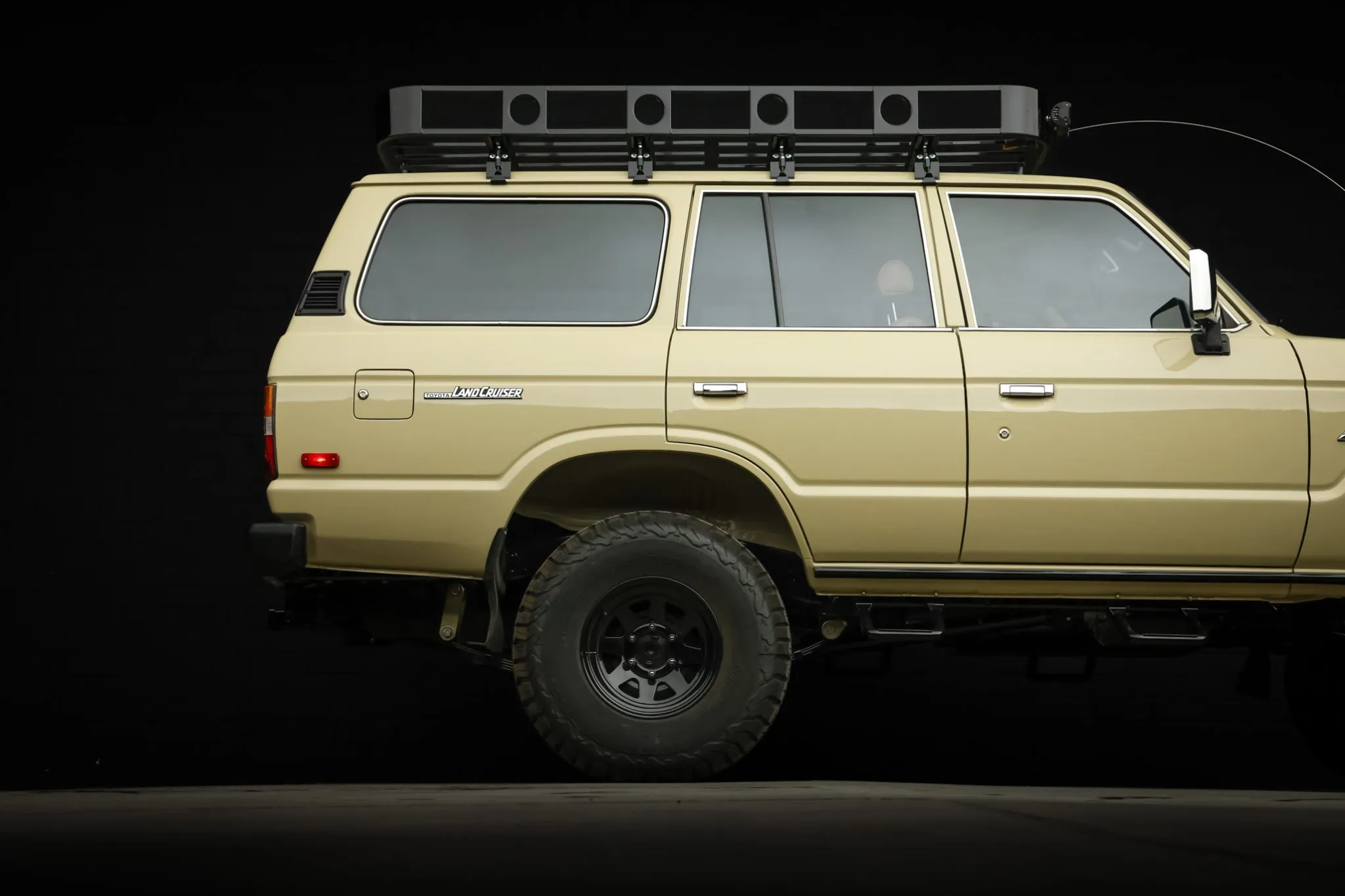 1986 Toyota Land Cruiser FJ60 - WOB Cars