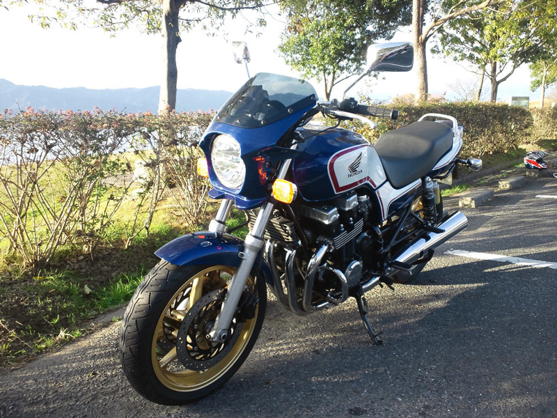 ホンダ】ホンダ CB750 ビキニカウル レビュー - バイクパーツメーカー