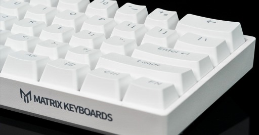 キースイッチを交換できるMatrix Keyboardsのゲーマー向け小型