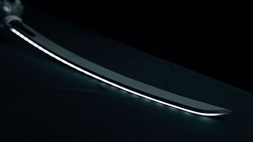 NieR:Automata」に登場する武器「白の契約」が1/1スケールのスマート