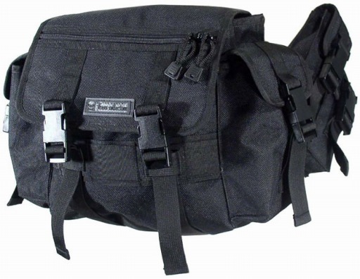 バイオハザード」レオンのTシャツやアサルトブットパックを復刻