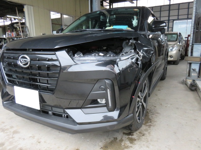 ダイハツ ロッキー 鈑金塗装修理 車両保険】小諸市のお客様 | オート